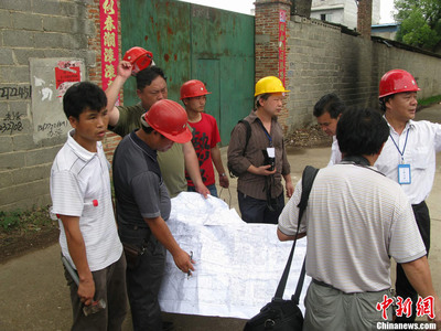 柳州地陷村庄地面仍在活动 地质部门大范围勘测